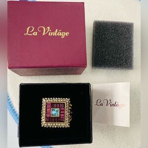 LaVintage SIZE 8 🆕 HUGE vintage Swarovski Crystals stunning ring in original box